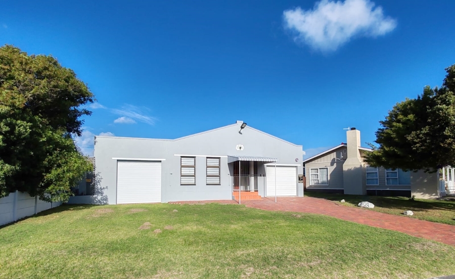 3 Bedroom Property for Sale in De Kelders Western Cape